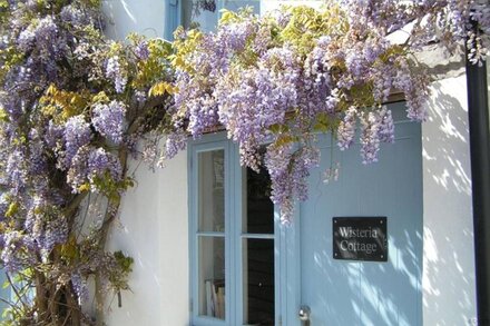 CROYDE WISTERIA COTTAGE | 4 Bedrooms | Croyde | Sleeps 9 | Hot Tub option