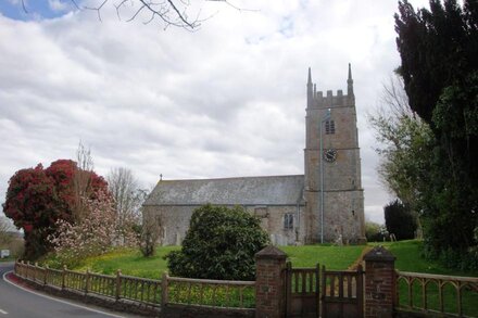 Charming, Grade II Listed, 17th Century Thatched Cottage