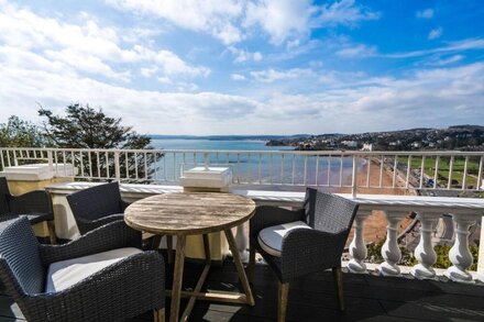 8 Astor House - premier one bed apartment with stunning uninterrupted sea views and balcony