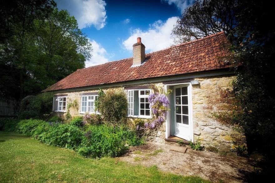 17th Century Stone Built Cottage With Tiled Roof - Former Cider Barn