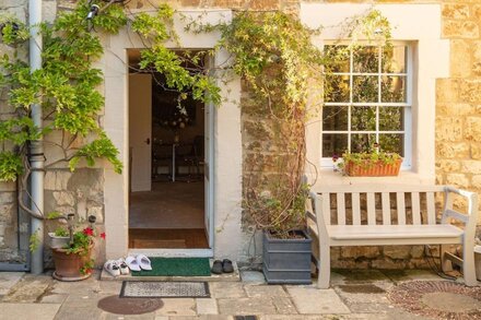 Stunning garden flat in a gracious Georgian terraced town house