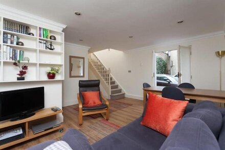 Circus Mews - Sleeps 3, has its own parking bay.