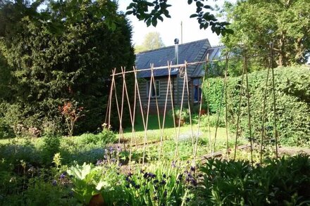 A Pretty Cottage in a Small Village Near Oxford and the Cotswolds