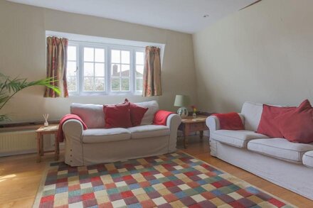 Delightful pet-friendly oast with private, enclosed garden on Kent/Sussex border