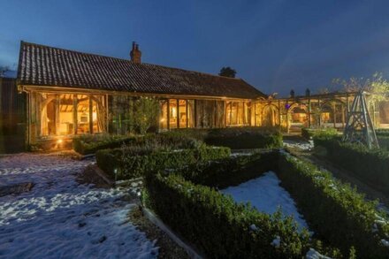 This unique, converted barn is situated in a stunning AONB.