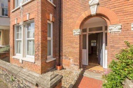 A spacious and elegant Edwardian townhouse in a quiet location