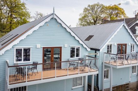 Walkers - Luxury Boat House On The Shore Of Lake Windermere Near to Bowness