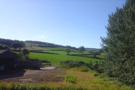 Luxury Barn nr. Gastro-Pub and Lakes. Ideal Base for Hay, Ludlow, Hereford.