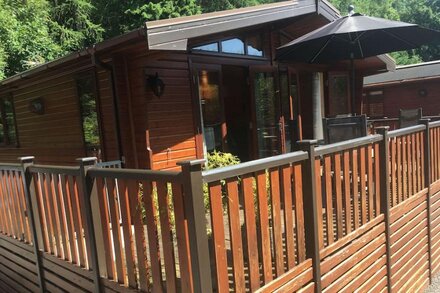 4 star Luxury Lakeside Pine Lodge/ Cabin ( sauna) in secluded Shropshire setting