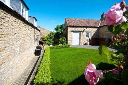 Luxuriously Restored Family Friendly 300 year old English Country Cottage