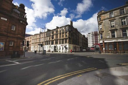 Modern flat slept for 4 in Glasgow city center