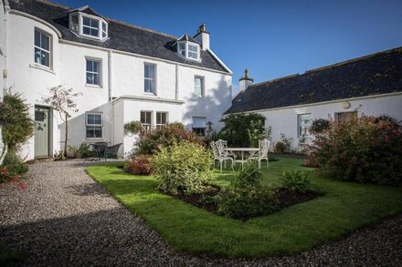 Lochsie Cottage, Peinmore House