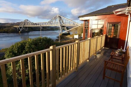 Self catering apartment with fantastic views over the sea.