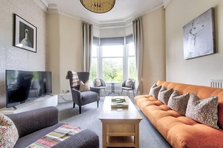 Beautiful 2 Bedroom Apartment Glasgow West End Sleeps 4/5