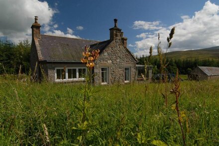 Whole house in the heart of the Mal-Whikey Countrys