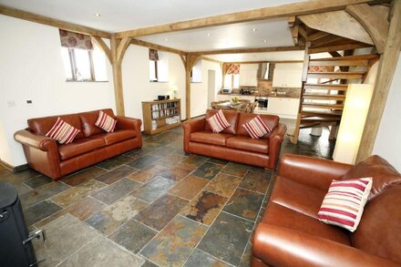 Y Llaethdy - Luxury Barn Conversion at Tir-Cethin Farm on The Gower