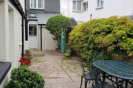 A traditional character cottage close to beaches, Bude town centre and the canal