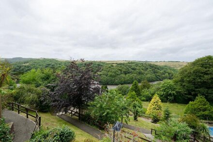 Luxury one bedroom cottage with lovely views