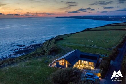 Stunning luxury cliff top retreat - direct access to the South West Coast Path.