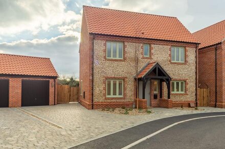 This modern property is in easy reach of everything North Norfolk has to offer.