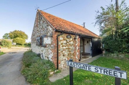 Luxury detached self-catering barn conversion in Holme next the Sea