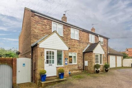 A beautifully presented cottage by the sea in the village of Old Hunstanton.