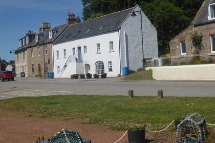 Scottish Highlands Harbourside apartment