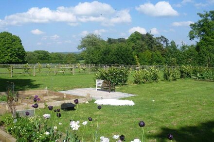 3 BED (Ensuite) Self Catering Contemporary Oak Framed in Rural Countryside