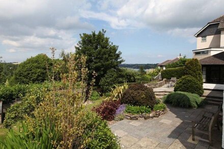 Quintessential English Cottage close to Dittisham Quay