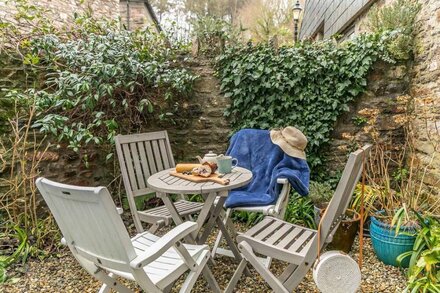 Quaint Family Cottage - Short Walk Dittisham Quay