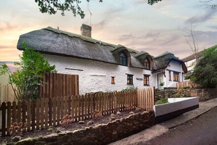 Smithycroft is a beautiful thatched and stone detached cottage.