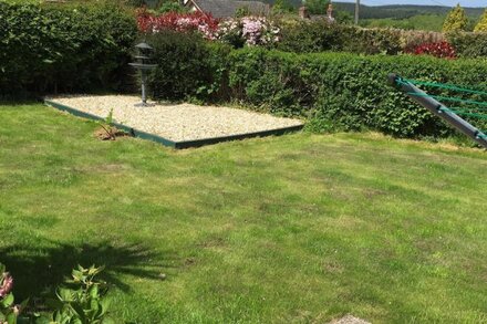 Peaceful, Cosy Cottage in the  Forest of Dean Overlooking Common Land.