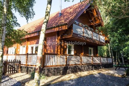 Stunning log cabin with a pool table for hire in Norfolk, sleeps 8 ref 34045AL