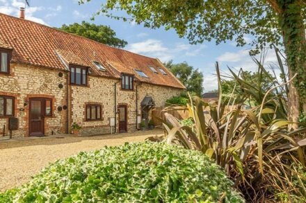 This beautifully rustic and quirky dog-friendly barn sits in a quiet location.