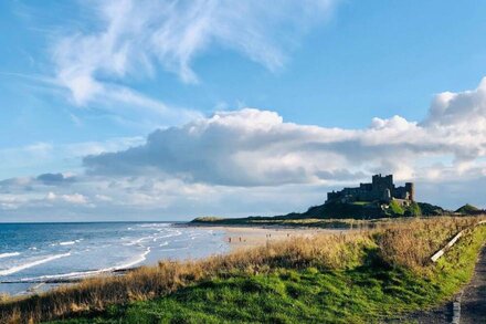 LAMBS LODGE, family friendly, luxury holiday cottage in Bamburgh