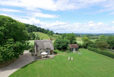 Field Cottage & Garden Room