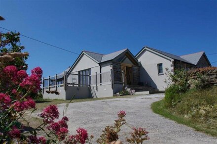 Porthcothan Lodge