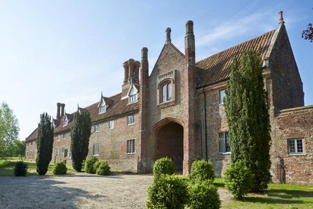 Loddon Hall and Gardens