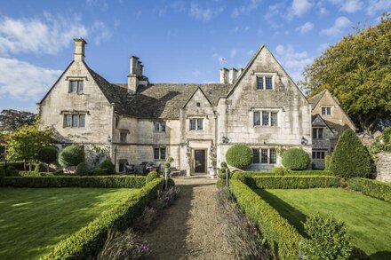 Wilfred Manor & The Country Stables