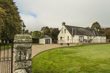 Loch Lomond Cottage I