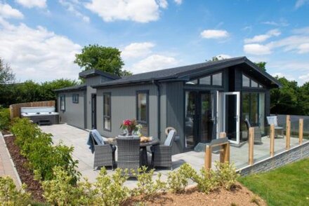 Orchid Lodge, 23 Roadford Lake Lodges