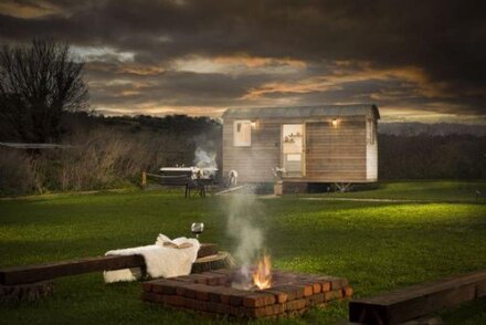 Nori's Nest, Shepherds Hut, Croft Hooper