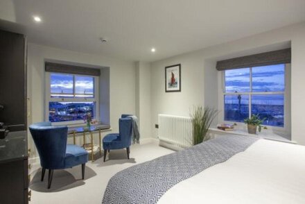 Pilgrim, Maritime Suites