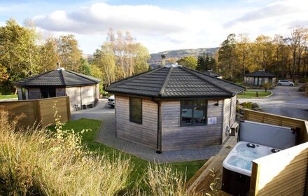 Pet-Friendly Woodland Cabin with Hot Tub