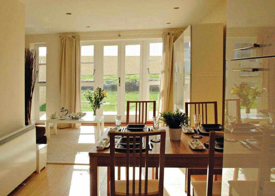 Bay Retreat Villa (sleeps 6)