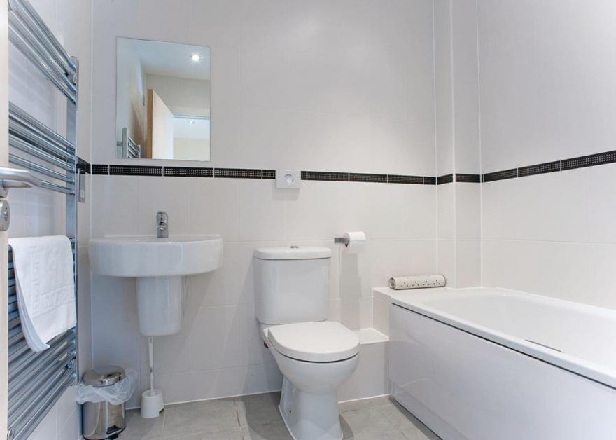 Bay Retreat Villa (sleeps 6)