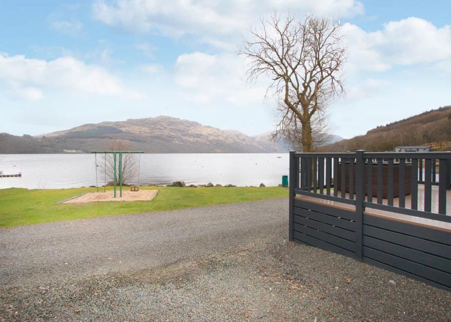 2 Bedroom Waterside Ben Lomond