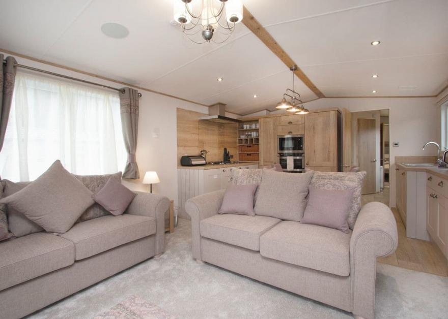 2 Bedroom Waterside Ben Lomond