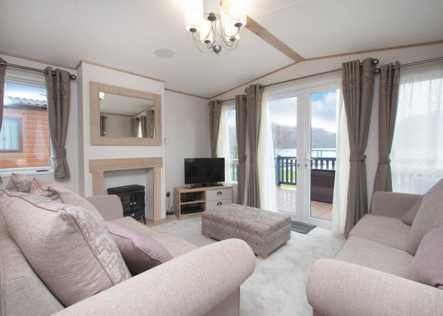 2 Bedroom Waterside Ben Lomond