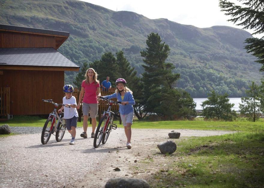 Golden Oak Lochside 3